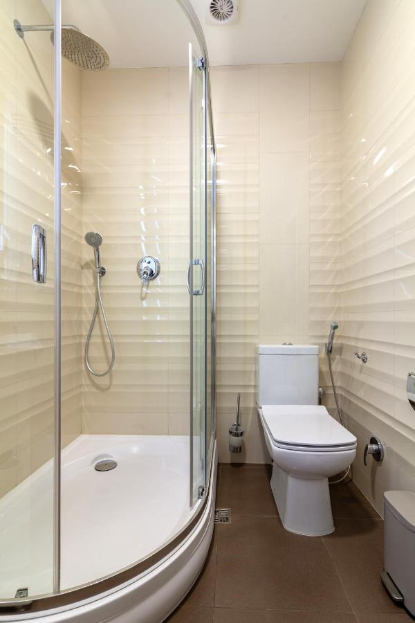 Royal Mini-Apart Hotel On Rynok Square Лвив Екстериор снимка